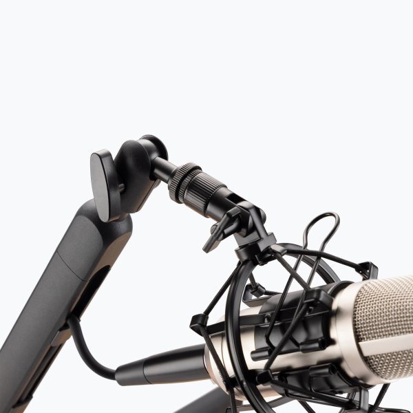 LOW-PROFILE BROADCAST BOOM ARM