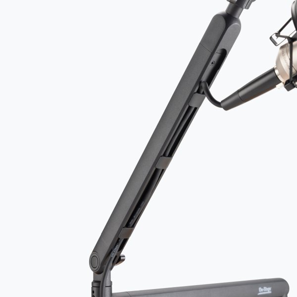 LOW-PROFILE BROADCAST BOOM ARM