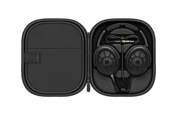 PROFESSIONAL REFERENCE STUDIO HEADPHONES,INCLUDES:1.8M & 3M CABLE,CASE,EXTRA HEADBAND,2 EAR PAD SETS